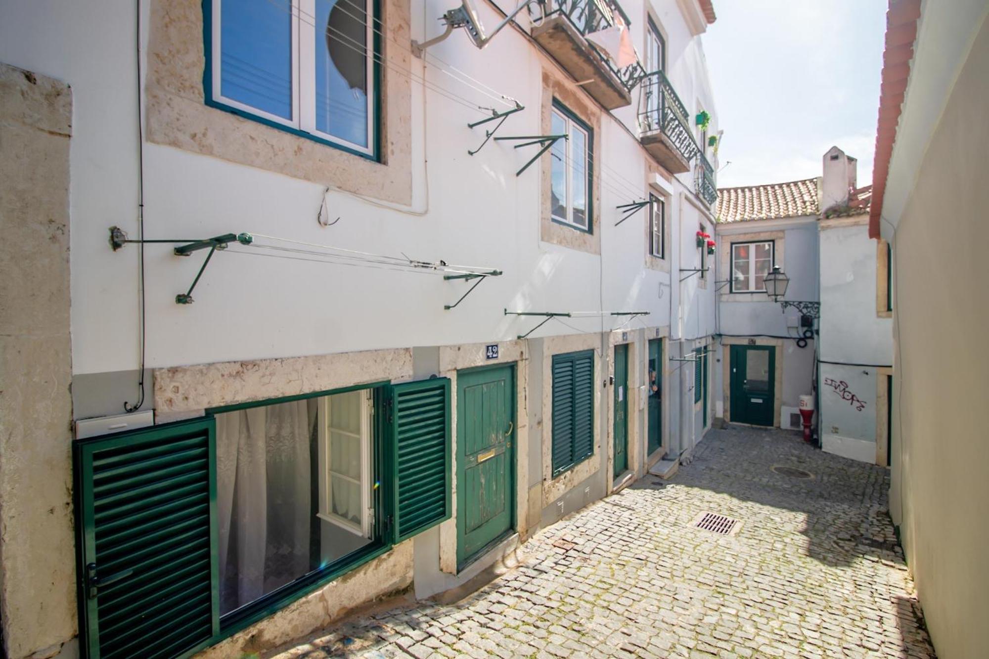 024 A - Stay In The Heart Of Lisbon Luaran gambar